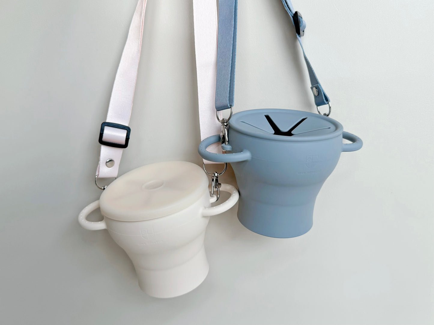 THE 2-IN-1 MESSENGER SNACK BAG